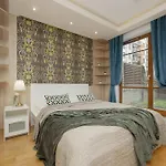 Beautiful With Spacious Terrace By Renters