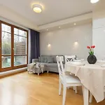 Beautiful With Spacious Terrace By Renters Apartment