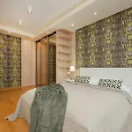 Beautiful With Spacious Terrace By Renters