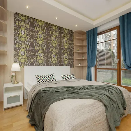 Beautiful With Spacious Terrace By Renters